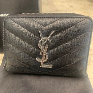 YSL SAINT LAURENT CASSANDRE COMPACT ZIP AROUND WALLET IN GRAIN DE POUDRE LEATHER
